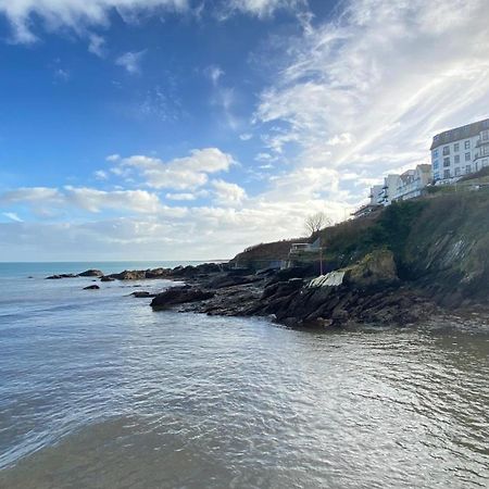 Looe With A View - Entire Apartment With Free Allocated Parking Екстер'єр фото