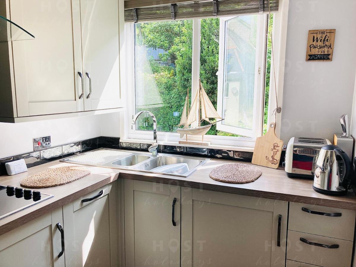 Looe With A View - Entire Apartment With Free Allocated Parking Екстер'єр фото