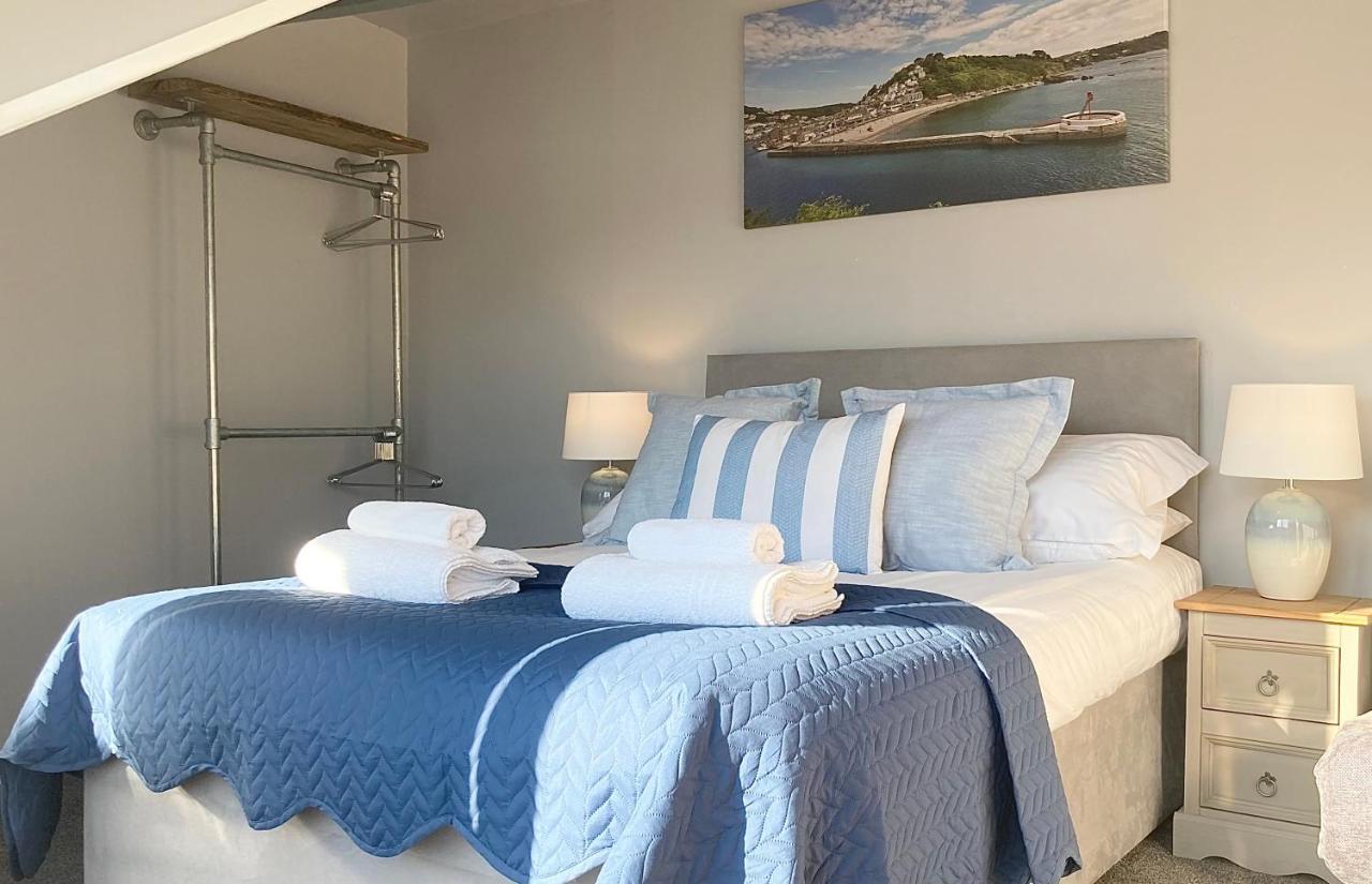 Looe With A View - Entire Apartment With Free Allocated Parking Екстер'єр фото